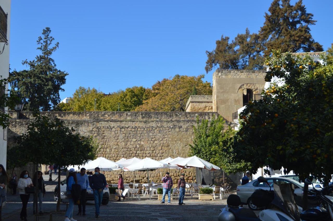 Puerta Sevilla Parking Gratis Кордова Экстерьер фото