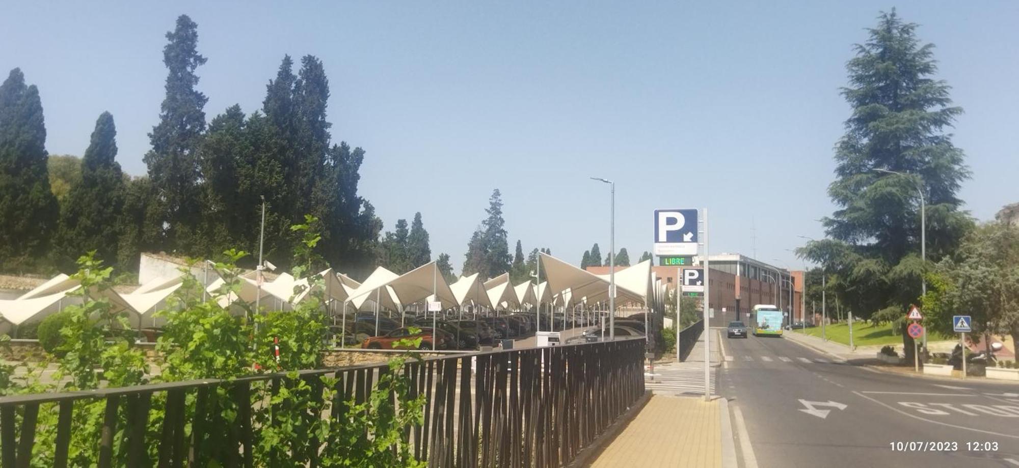 Puerta Sevilla Parking Gratis Кордова Экстерьер фото